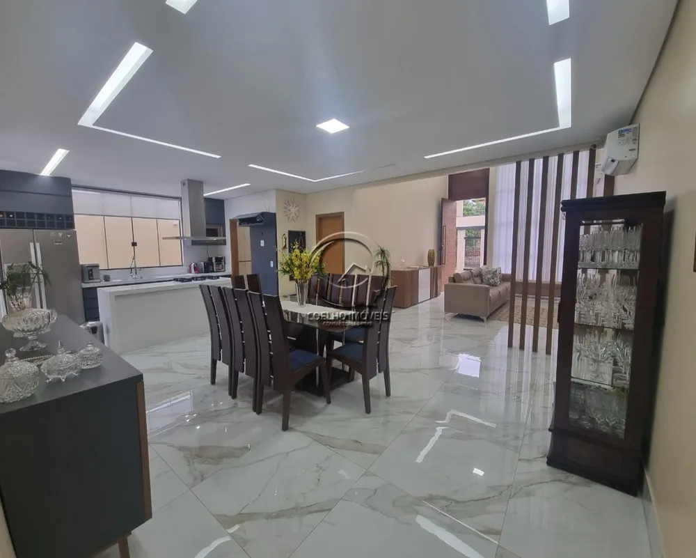 Casa, 3 quartos, 269 m² - Foto 1