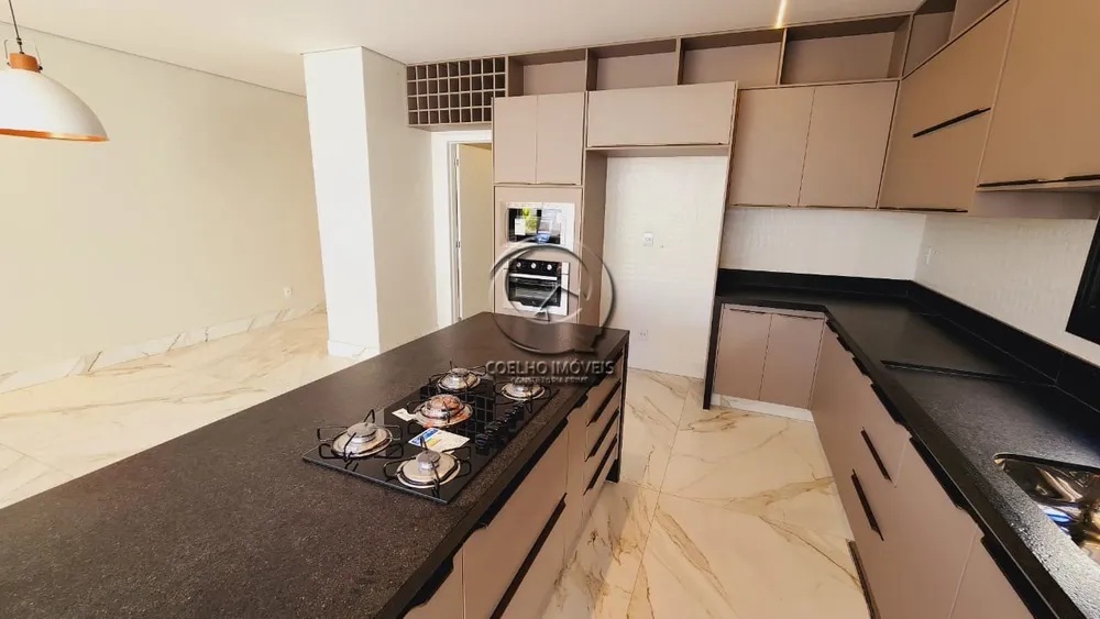 Casa, 3 quartos, 304 m² - Foto 1