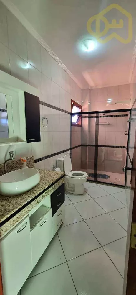 Casa, 3 quartos, 214 m² - Foto 2