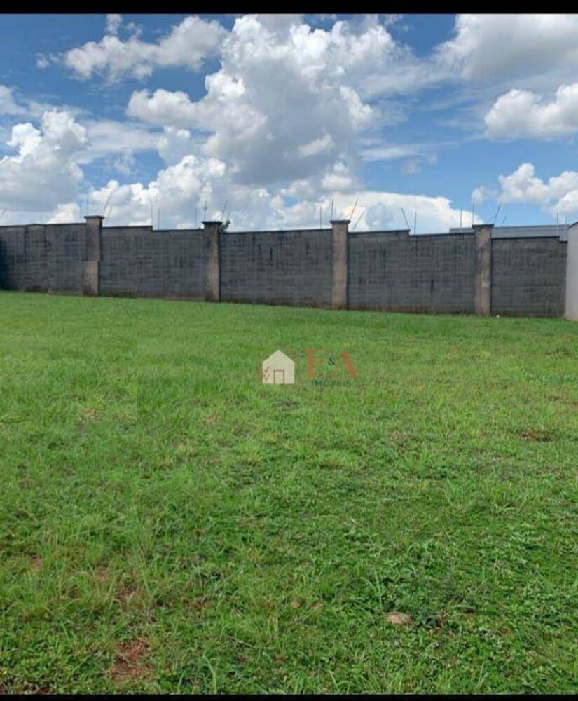 Loteamento e Condomínio, 300 m² - Foto 1