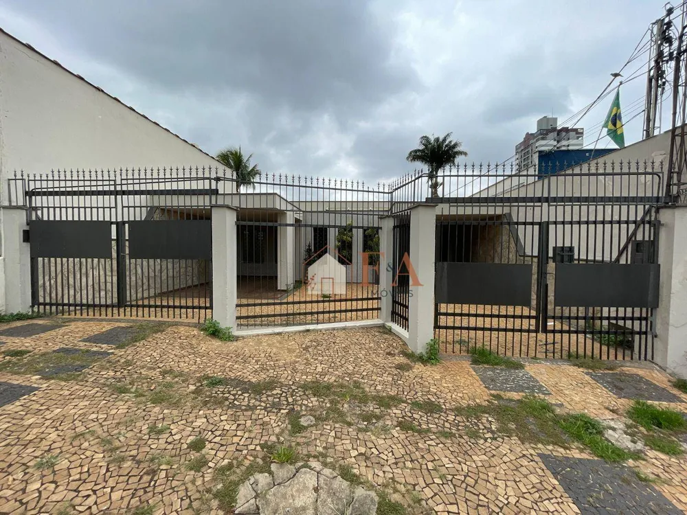 Casa, 4 quartos, 302 m² - Foto 1