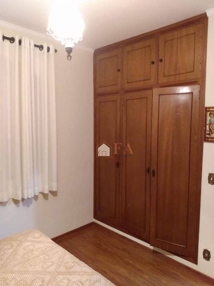 Casa, 3 quartos, 252 m² - Foto 1