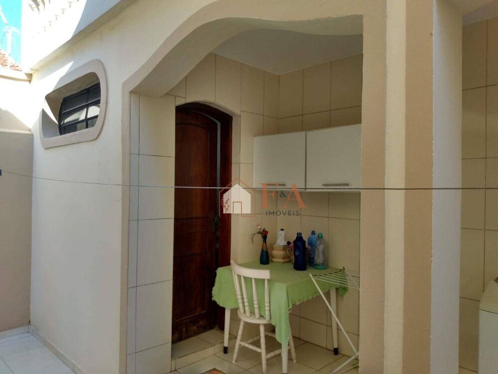 Casa, 3 quartos, 252 m² - Foto 3