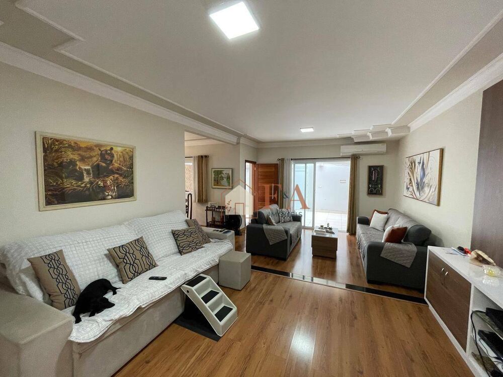 Casa, 3 quartos, 163 m² - Foto 2