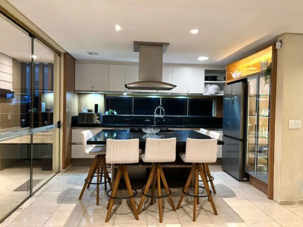 Casa, 9 quartos, 320 m² - Foto 1