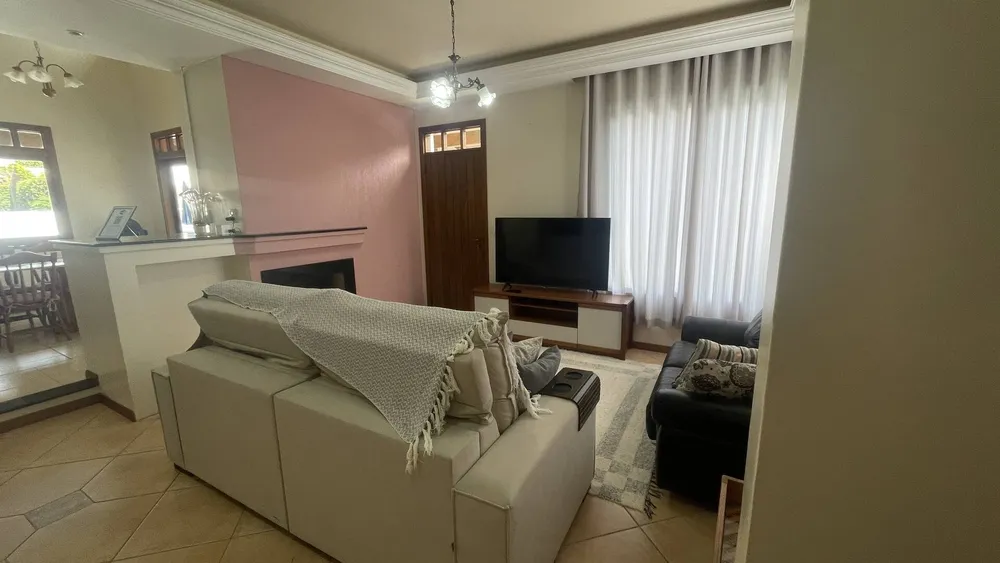 Casa, 4 quartos, 290 m² - Foto 1