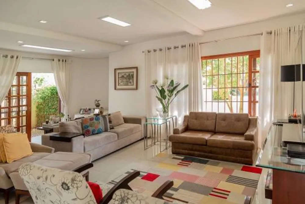 Casa, 4 quartos, 280 m² - Foto 1