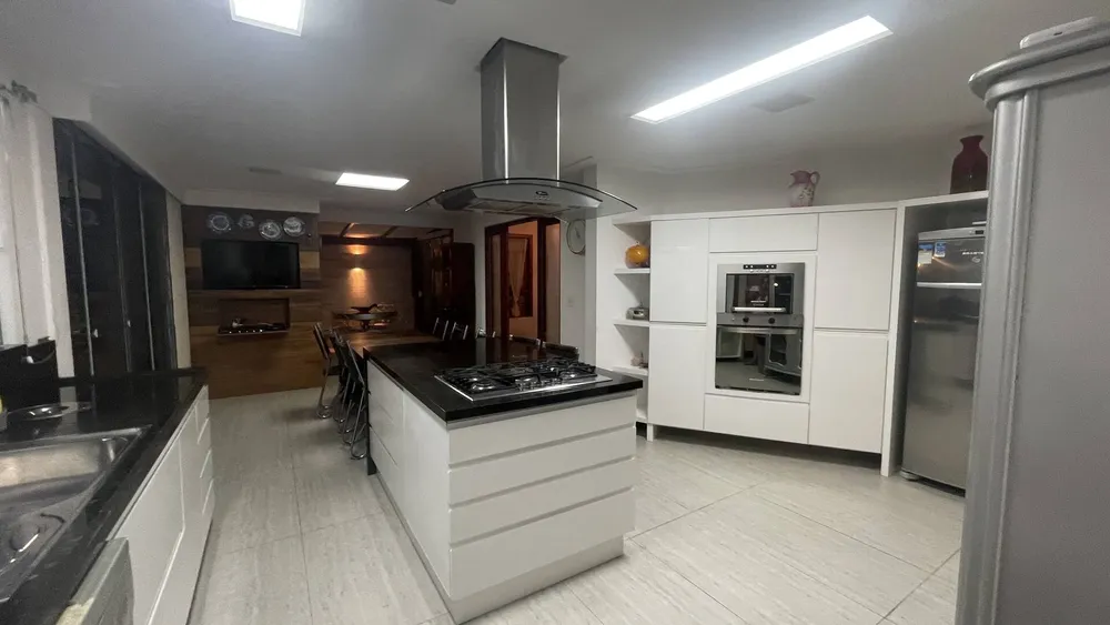Casa, 6 quartos, 232 m² - Foto 5