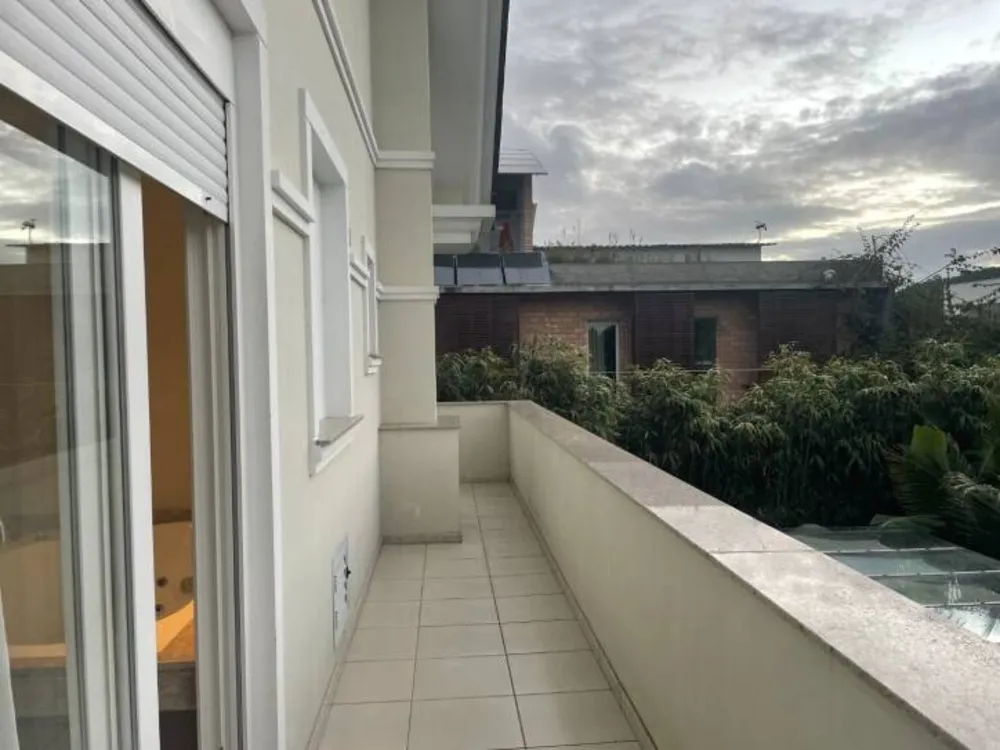 Casa, 4 quartos, 258 m² - Foto 1