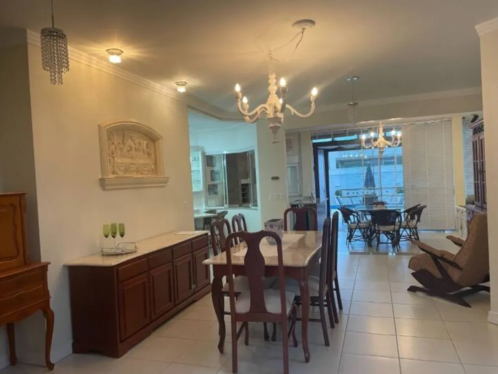 Casa, 4 quartos, 258 m² - Foto 4