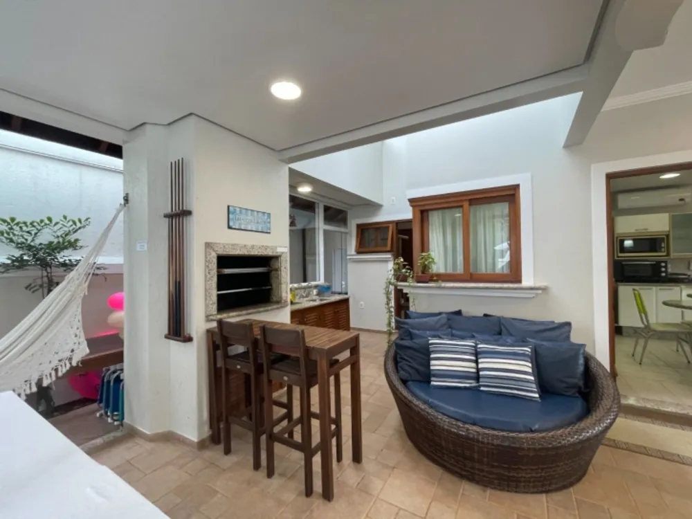 Casa, 6 quartos, 320 m² - Foto 1
