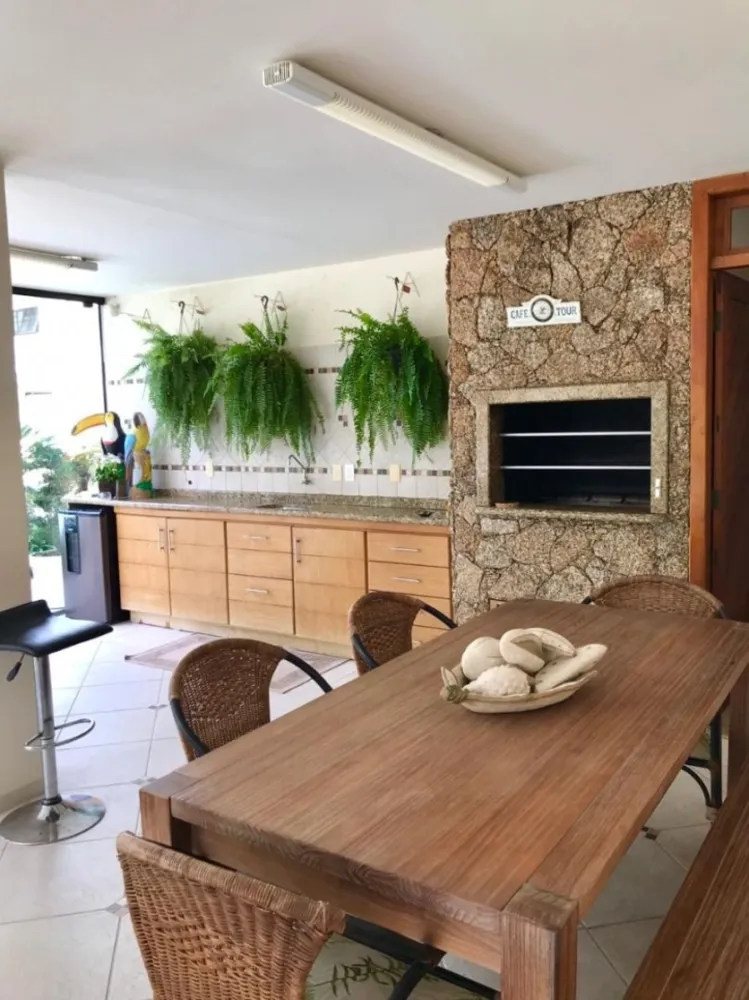 Casa, 4 quartos, 290 m² - Foto 1