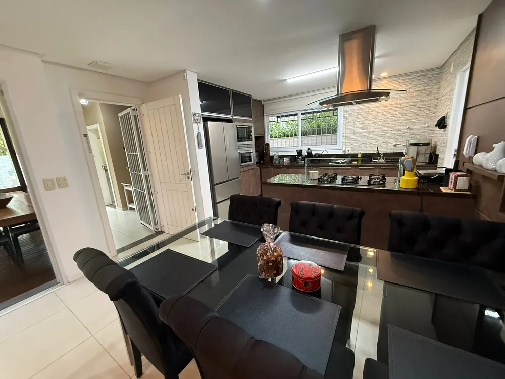 Casa, 4 quartos, 250 m² - Foto 1