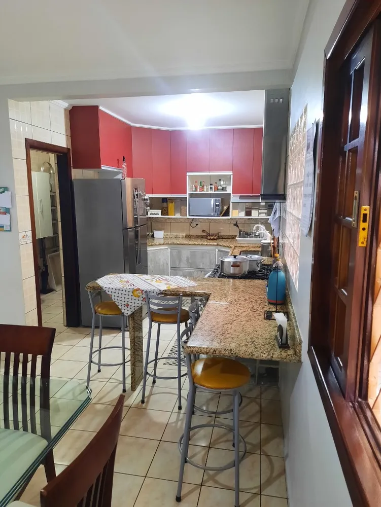 Sobrado, 3 quartos, 220 m² - Foto 2