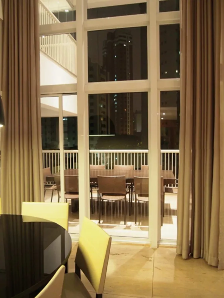 Apartamento, 3 quartos, 238 m² - Foto 1