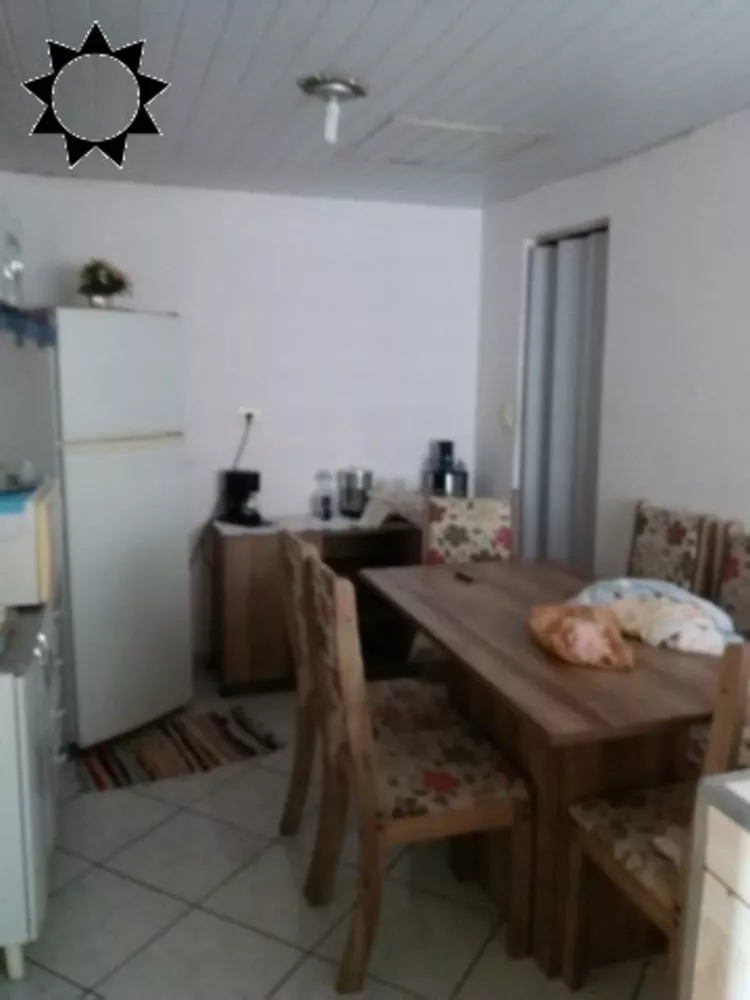 Casa à venda com 3 quartos, 250m² - Foto 2