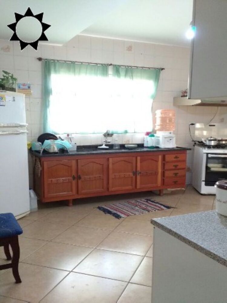 Casa à venda com 3 quartos, 229m² - Foto 3