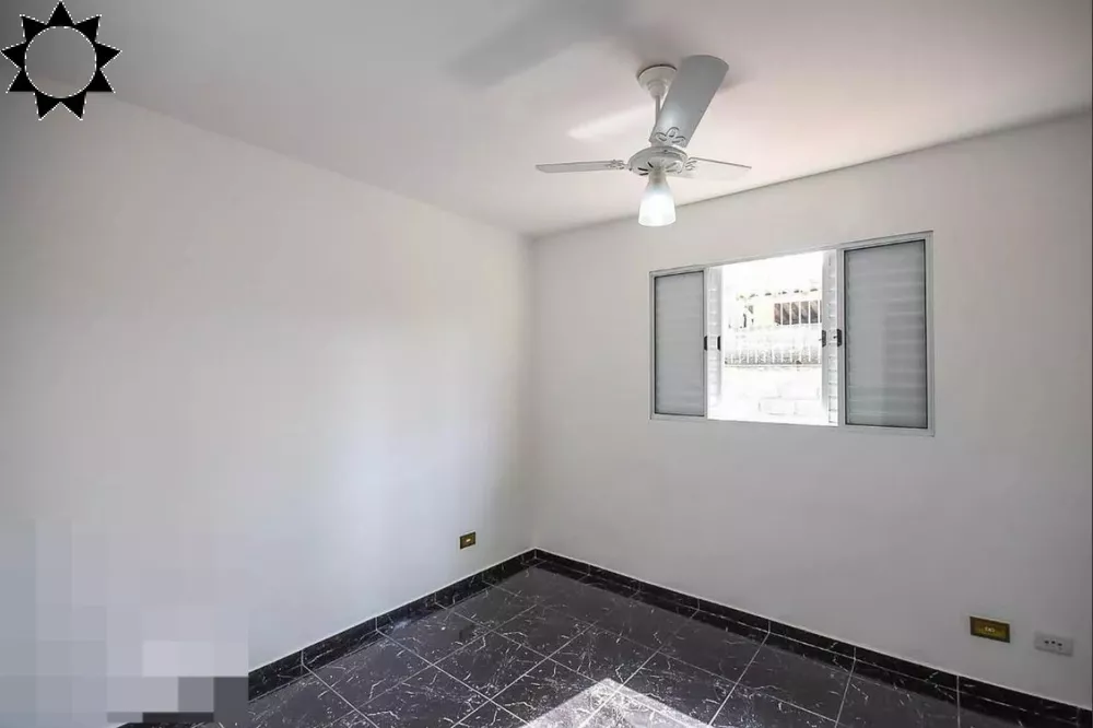 Casa à venda com 4 quartos, 200m² - Foto 4