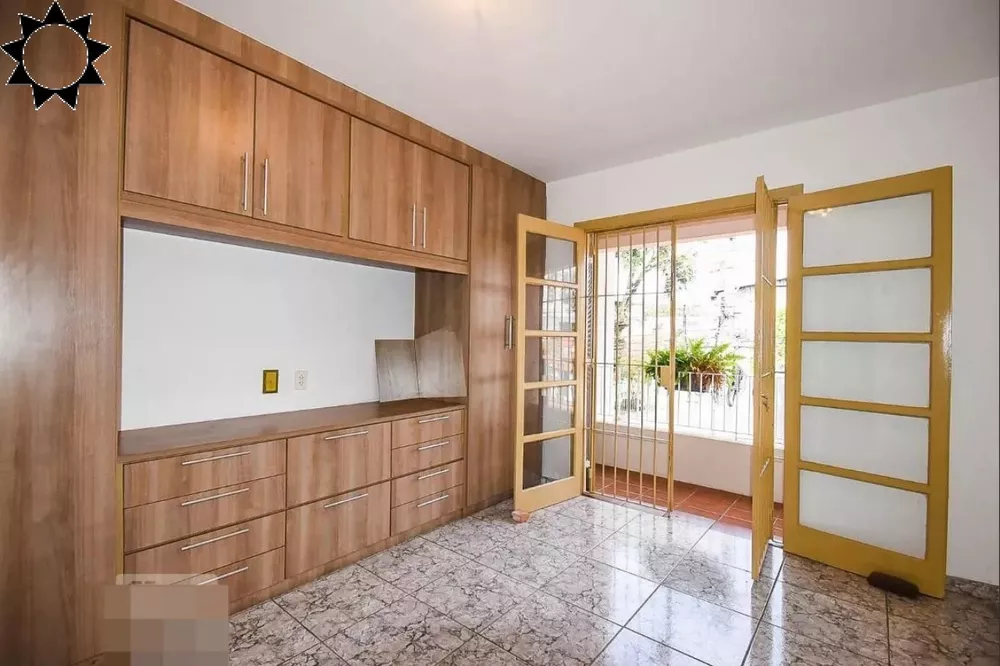 Casa à venda com 4 quartos, 200m² - Foto 1