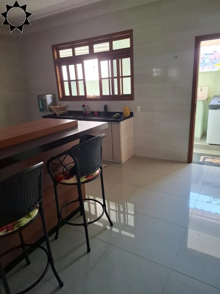 Casa, 3 quartos, 318 m² - Foto 1