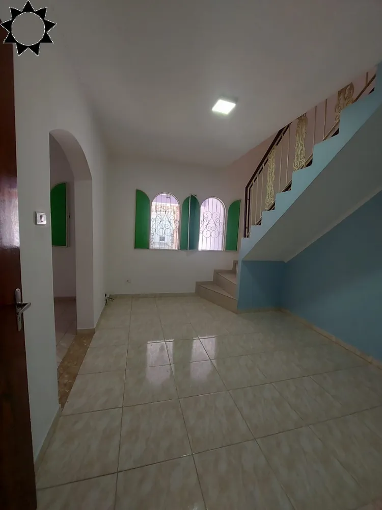 Casa, 4 quartos, 238 m² - Foto 1