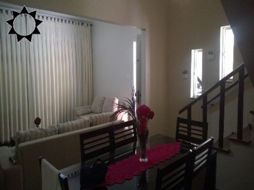 Casa, 5 quartos, 218 m² - Foto 1