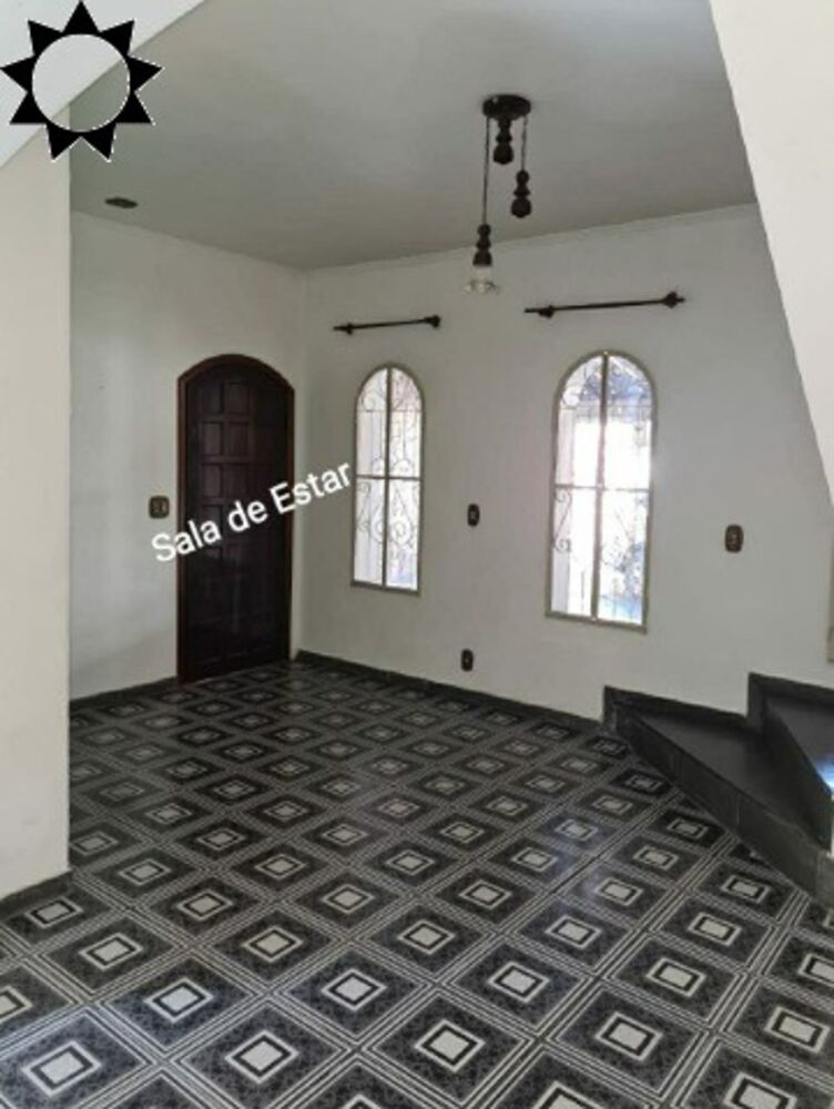 Casa, 3 quartos, 236 m² - Foto 1
