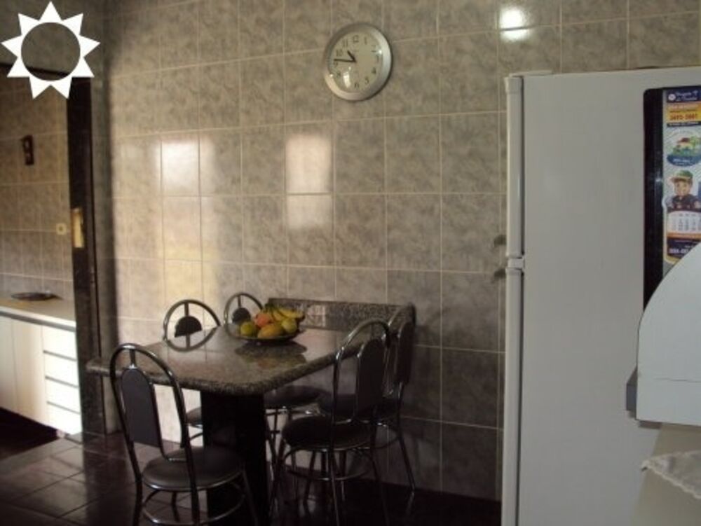 Casa, 2 quartos, 192 m² - Foto 1