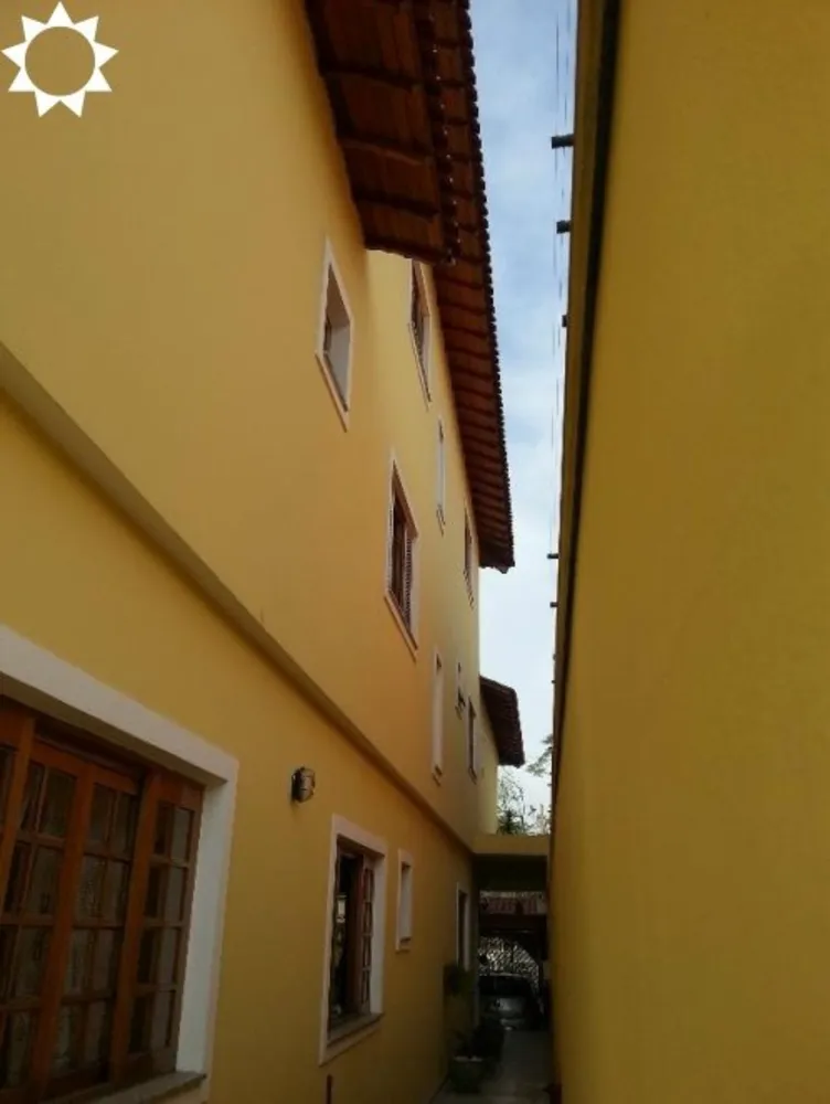 Casa, 4 quartos, 225 m² - Foto 1