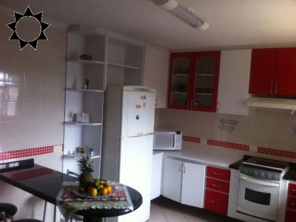 Casa, 3 quartos, 230 m² - Foto 3