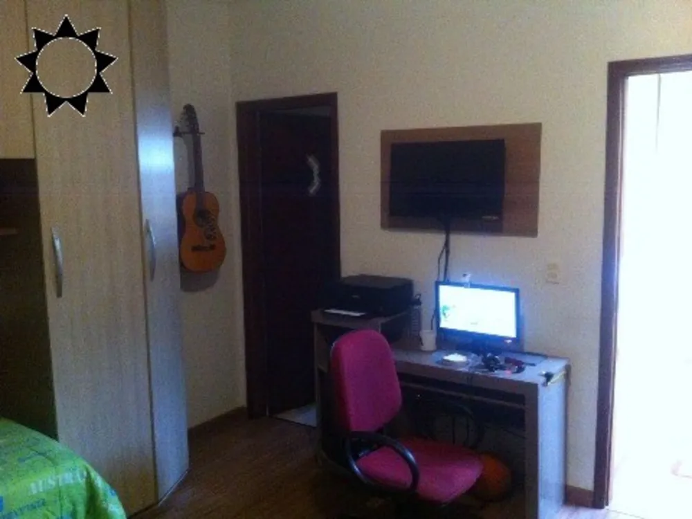 Casa, 3 quartos, 230 m² - Foto 1