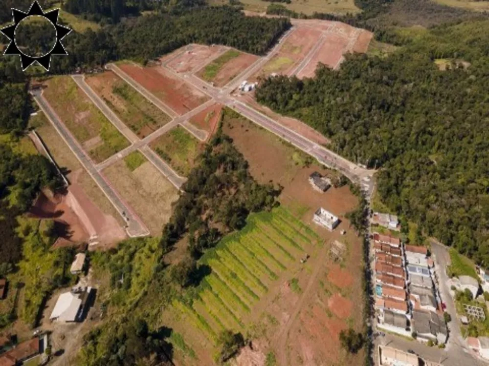 Terreno à venda com 1 quarto, 50m² - Foto 1