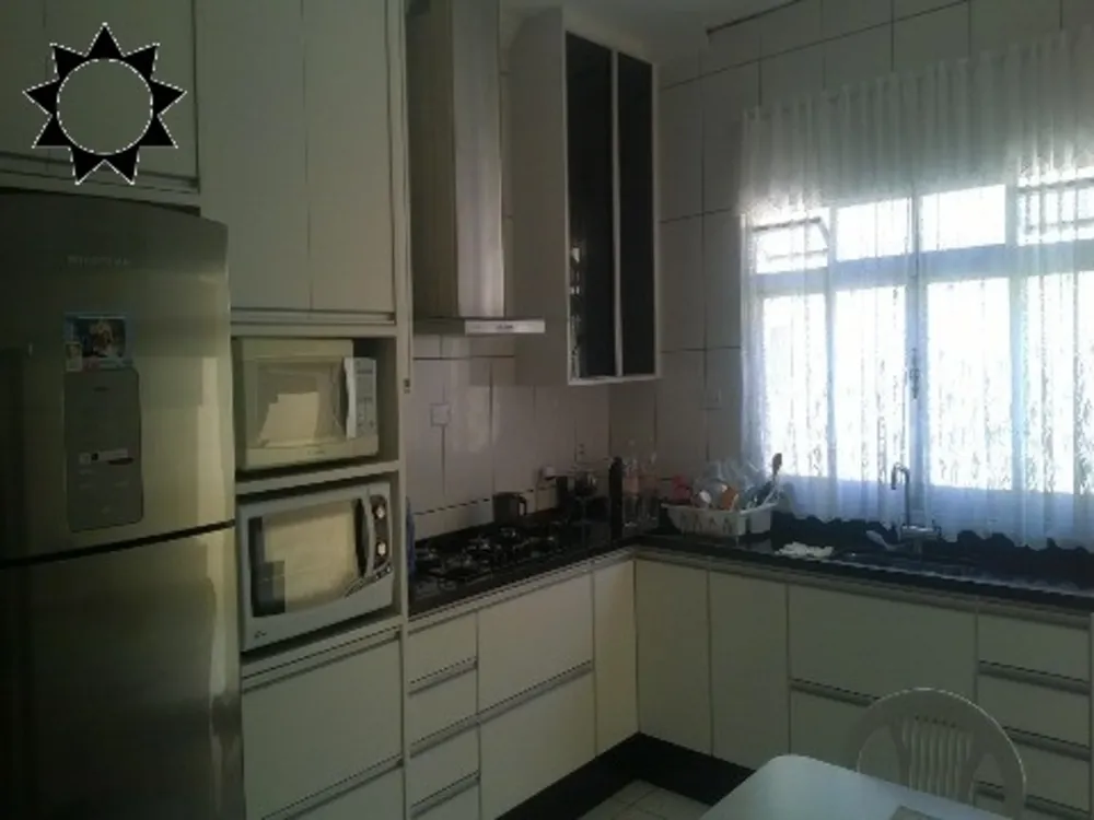 Casa, 5 quartos, 218 m² - Foto 4