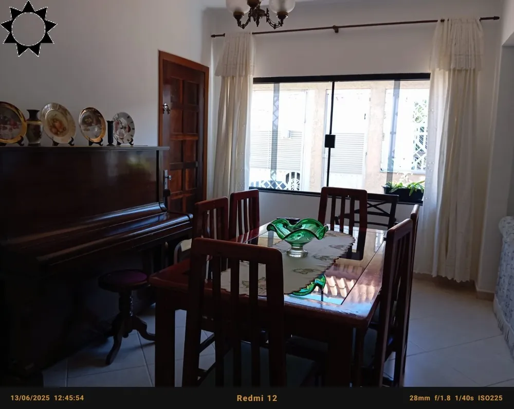 Casa, 3 quartos, 250 m² - Foto 1