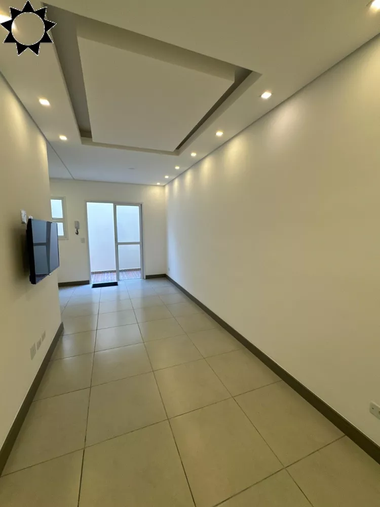 Casa à venda com 2 quartos, 60m² - Foto 1