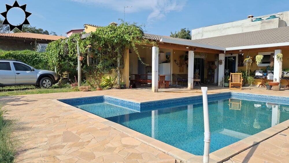 Chácara à venda com 3 quartos, 162m² - Foto 1