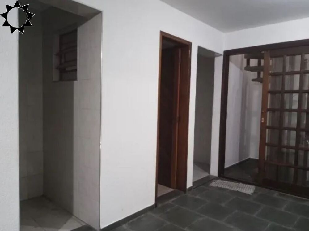 Casa à venda com 3 quartos, 200m² - Foto 1