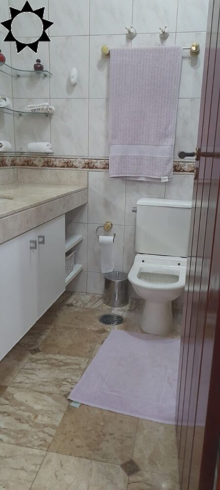 Casa à venda e aluguel com 4 quartos, 550m² - Foto 1