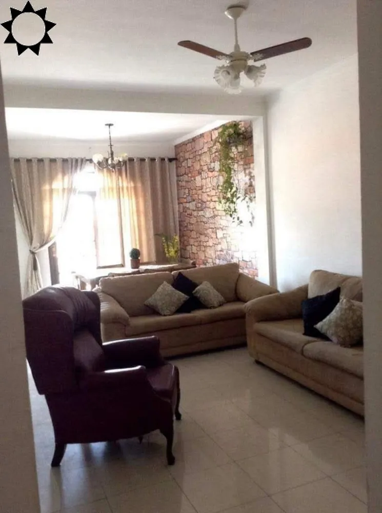Casa, 3 quartos, 188 m² - Foto 1