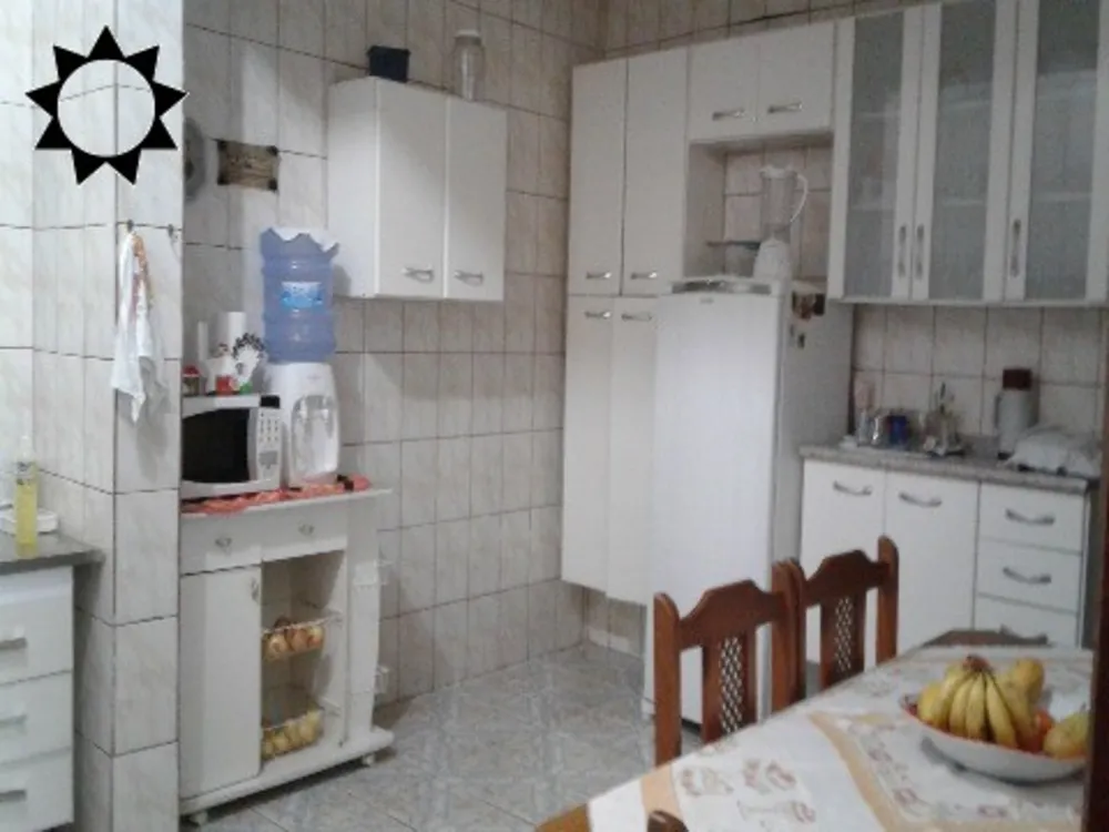 Casa, 2 quartos, 200 m² - Foto 1