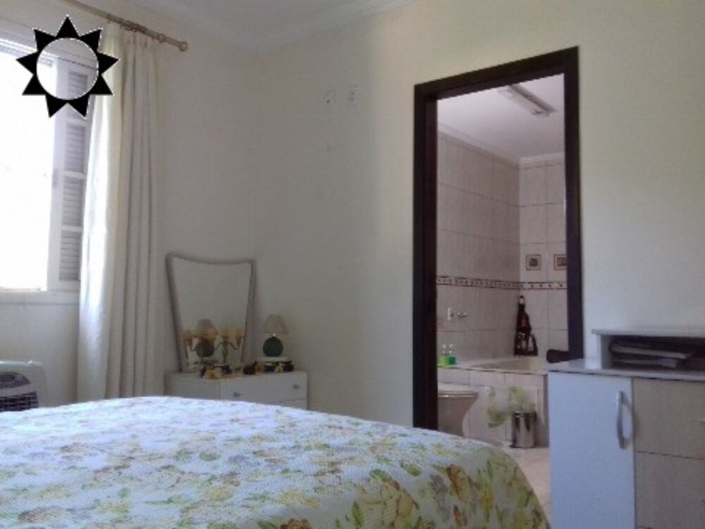 Chácara à venda com 3 quartos, 300m² - Foto 2
