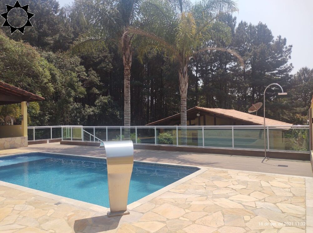 Chácara à venda com 4 quartos, 300m² - Foto 1