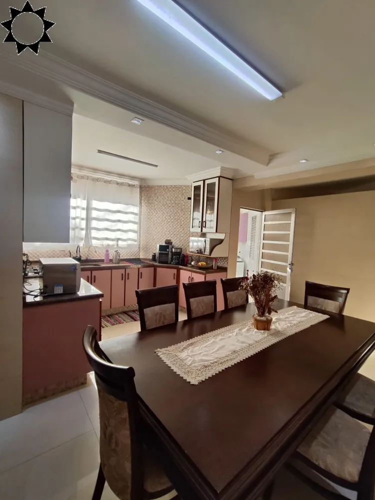 Casa, 4 quartos, 216 m² - Foto 3