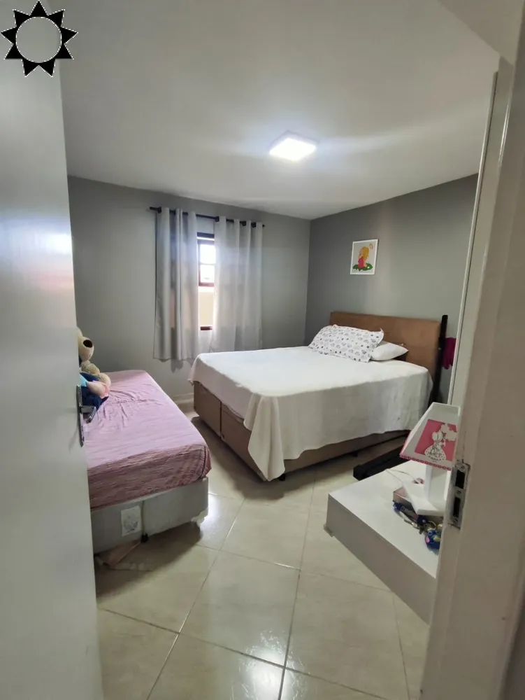Casa, 4 quartos, 216 m² - Foto 1