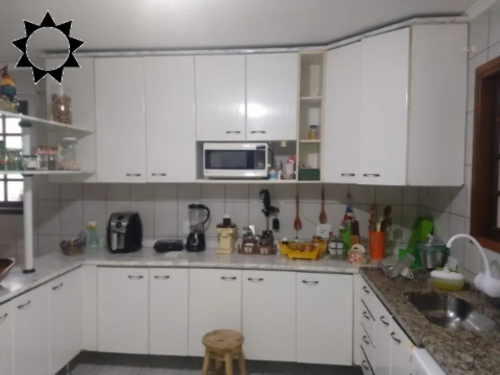 Casa, 3 quartos, 236 m² - Foto 3