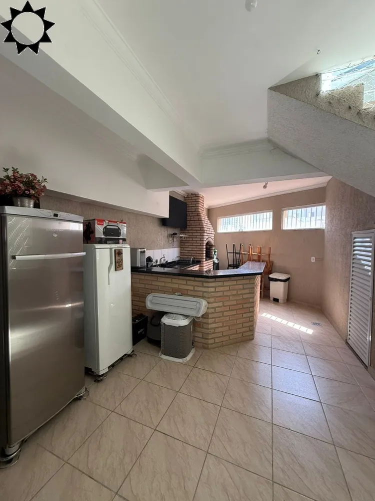 Casa, 3 quartos, 217 m² - Foto 4