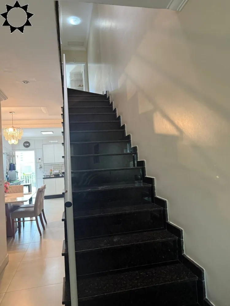 Casa, 3 quartos, 217 m² - Foto 1