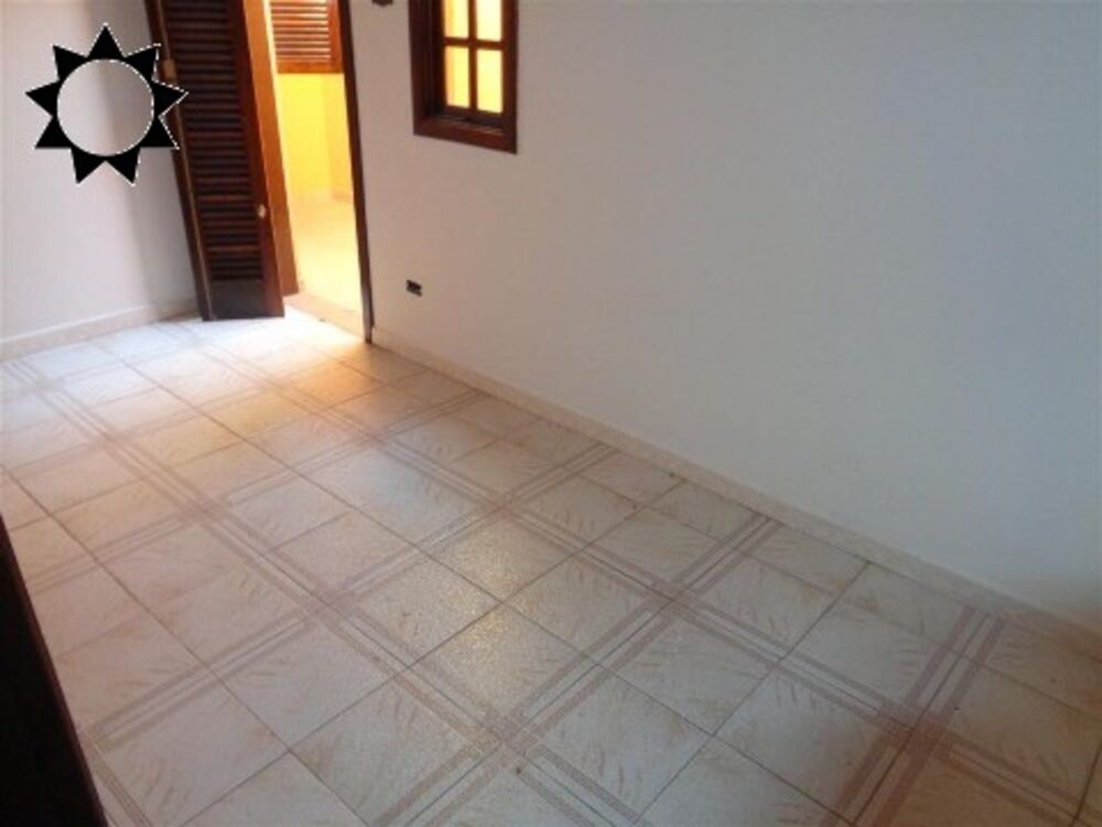 Casa para alugar com 3 quartos, 200m² - Foto 11