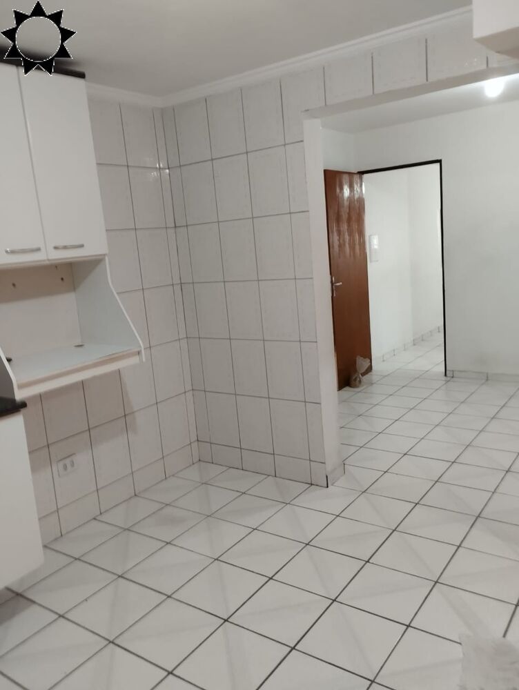 Casa para alugar com 4 quartos, 200m² - Foto 8