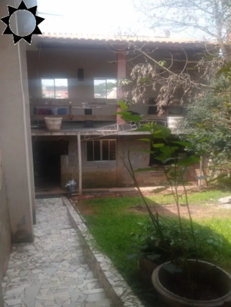 Casa à venda com 2 quartos, 220m² - Foto 2